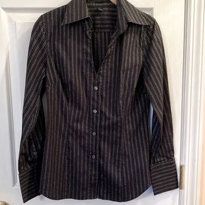 Express design studio long sleeved button front blouse. Size S
